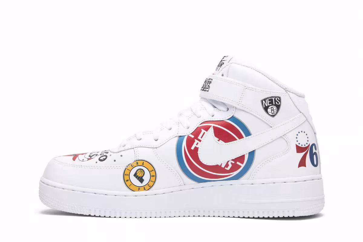 Supreme x NBA x Nike Air Force 1 Mid White, view 4