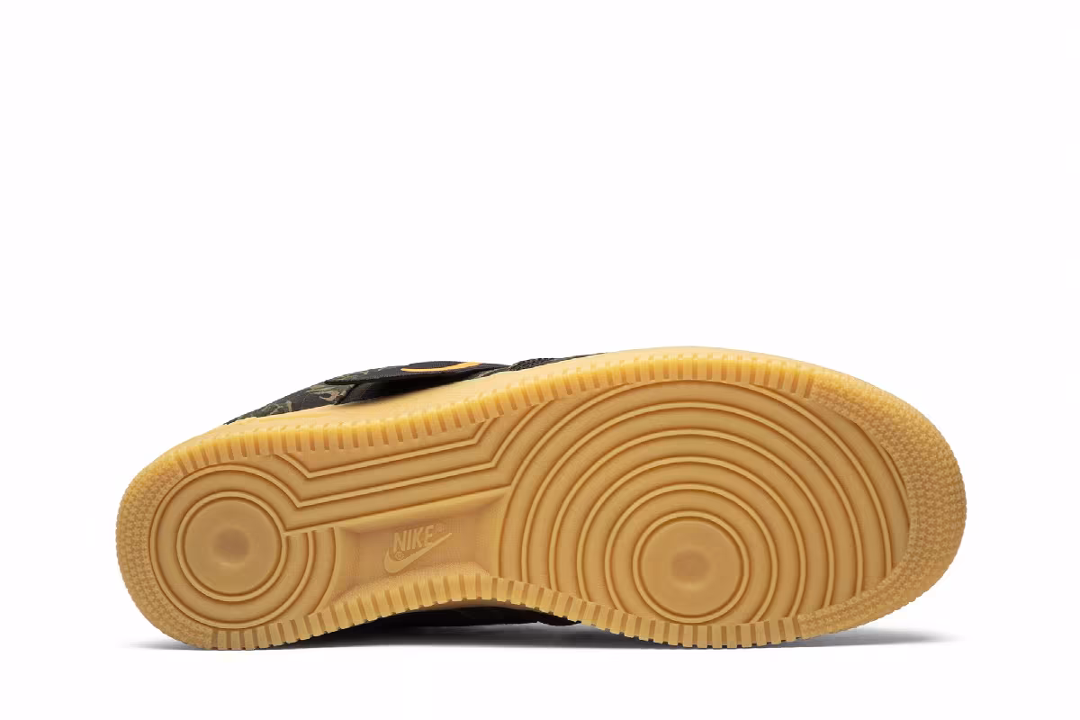 Carhartt WIP x Nike Air Force 1 Utility Low Premium Camo, view 5
