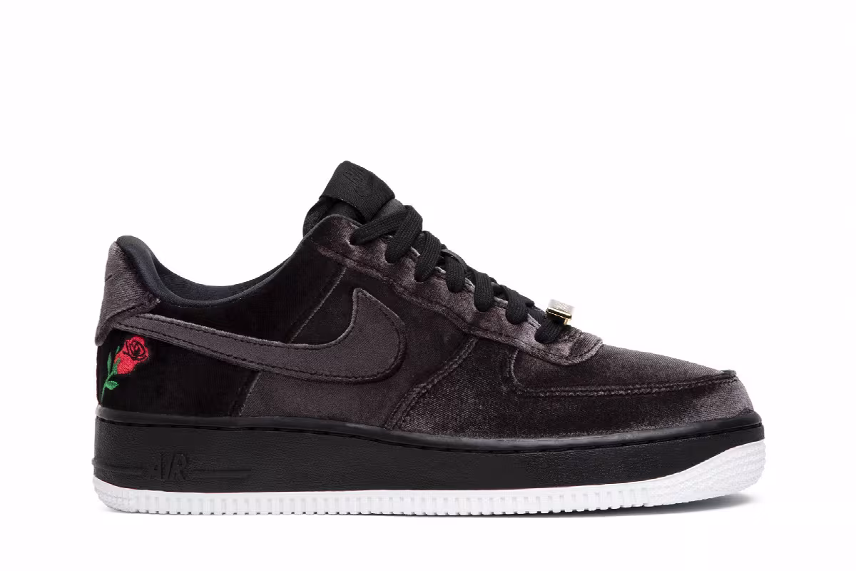 Nike Air Force 1 07 QS Velvet Rose, view 2
