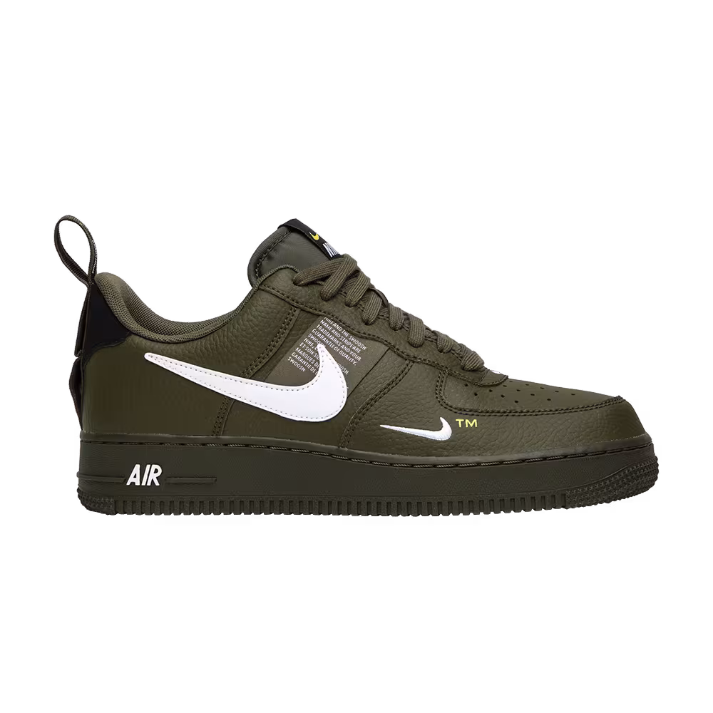 Nike Air Force 1 Overbranding