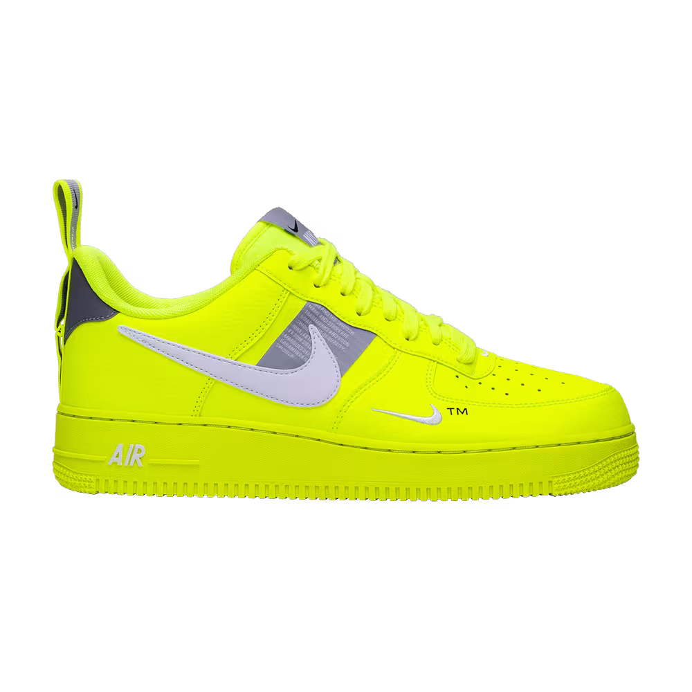 Nike Air Force 1 Overbranding