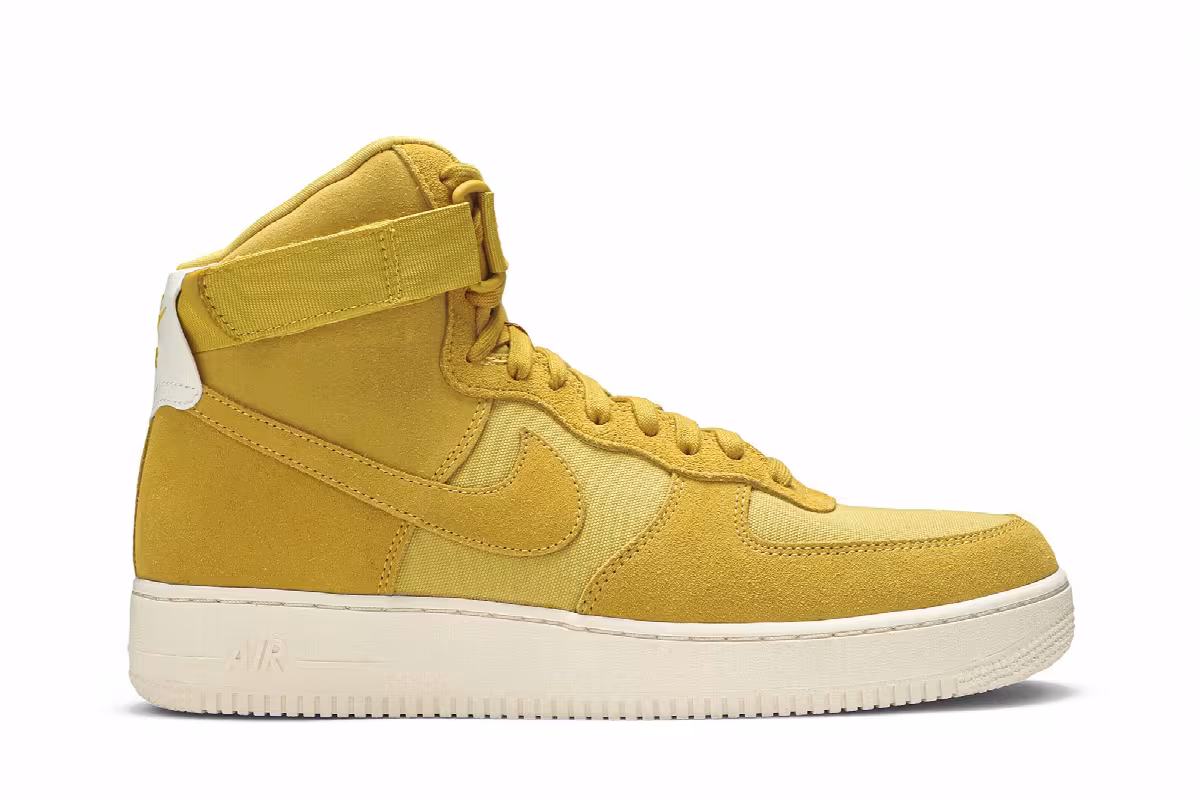 Nike Air Force 1 High Suede Yellow Ochre, view 2