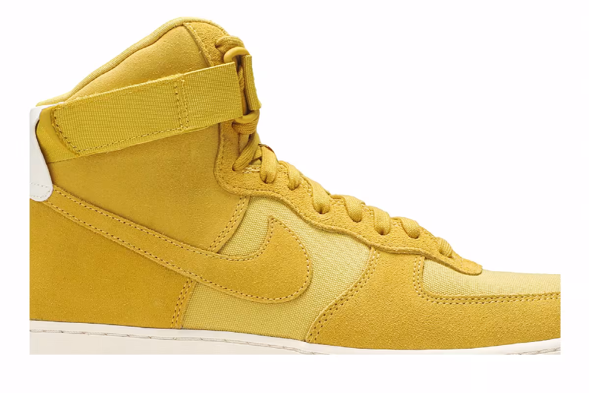Nike Air Force 1 High Suede Yellow Ochre, view 3