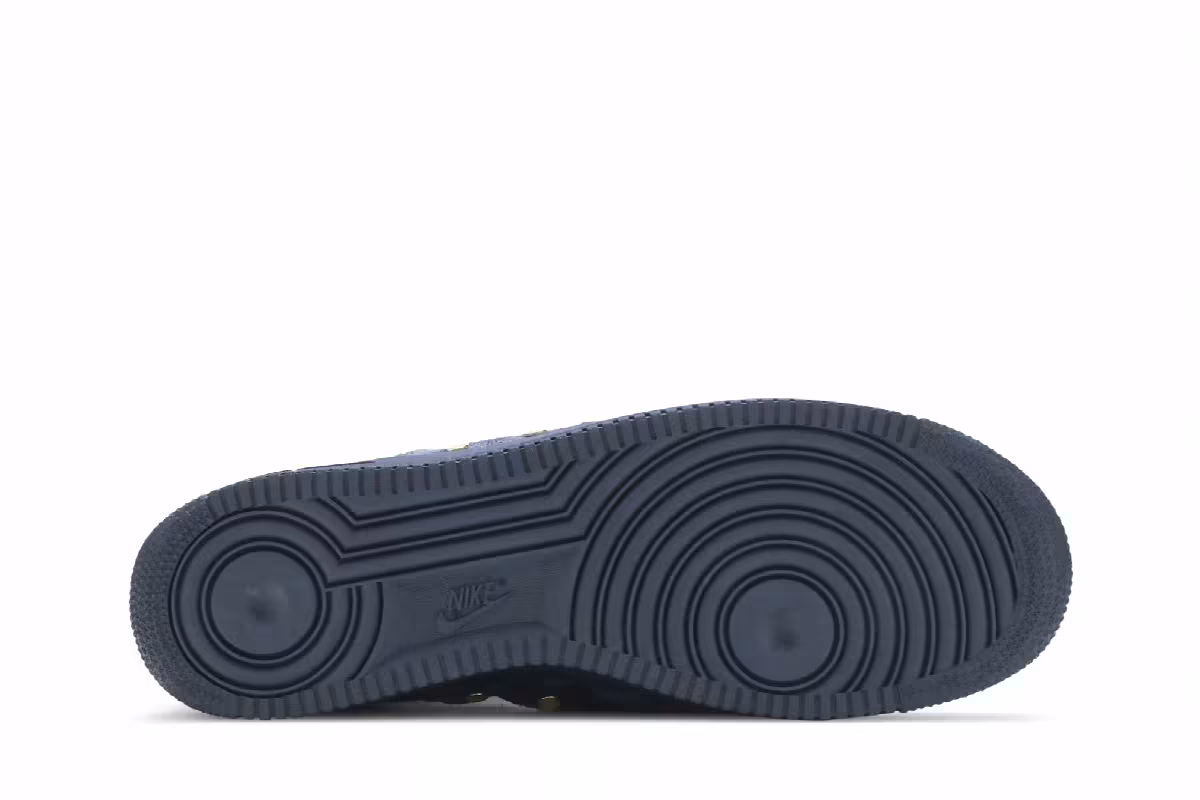 Nike SF Air Force 1 Mid Obsidian, view 5