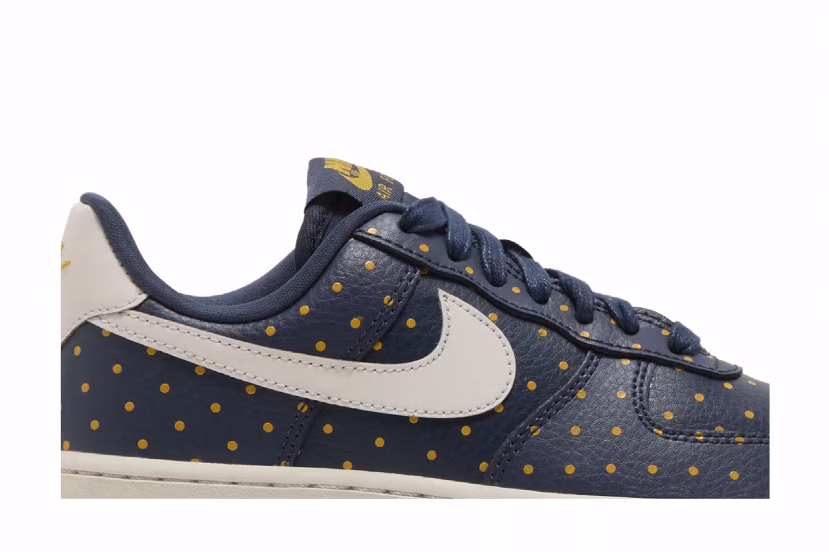 Nike Women's Air Force 1 Polka Dots, view 3