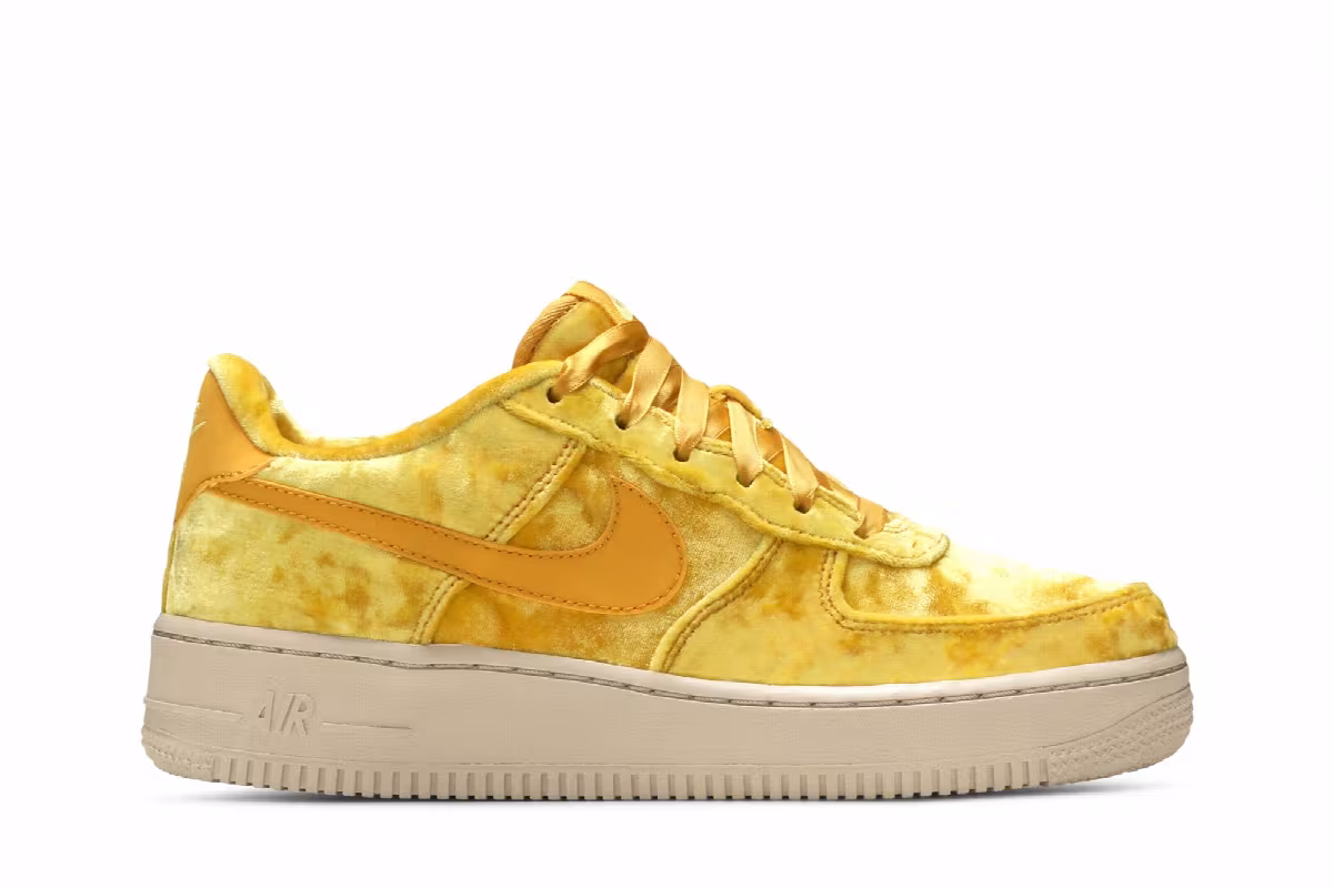 Nike Air Force 1 LV8 GS Minerald Gold, view 2