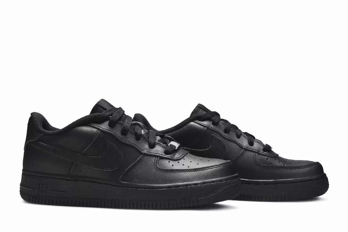 Nike Air Force 1 Low GS Triple Black, view 9