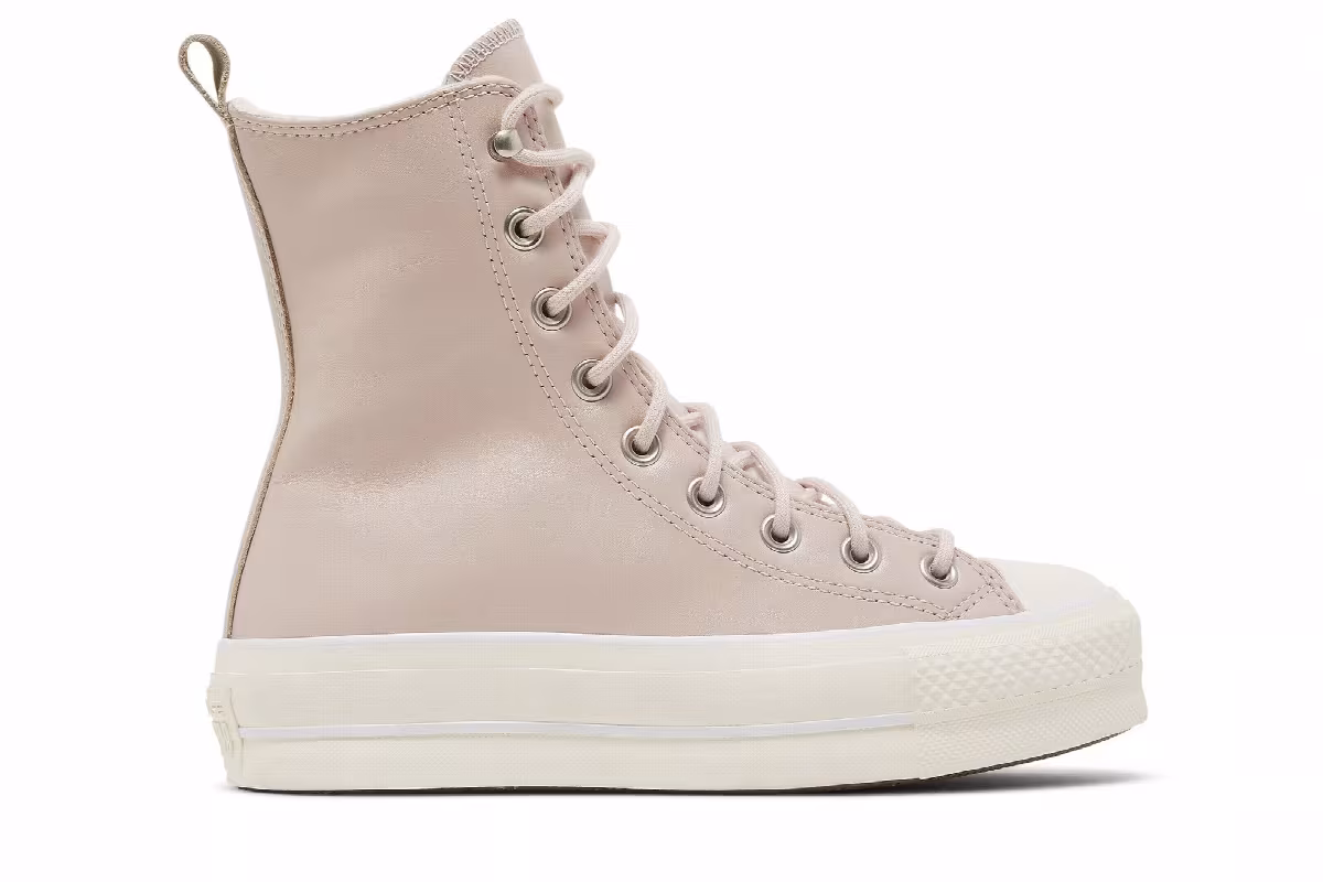 Converse Women's Chuck Taylor All Star Extra-High Platform Mountain Club - Silt Red, view 2
