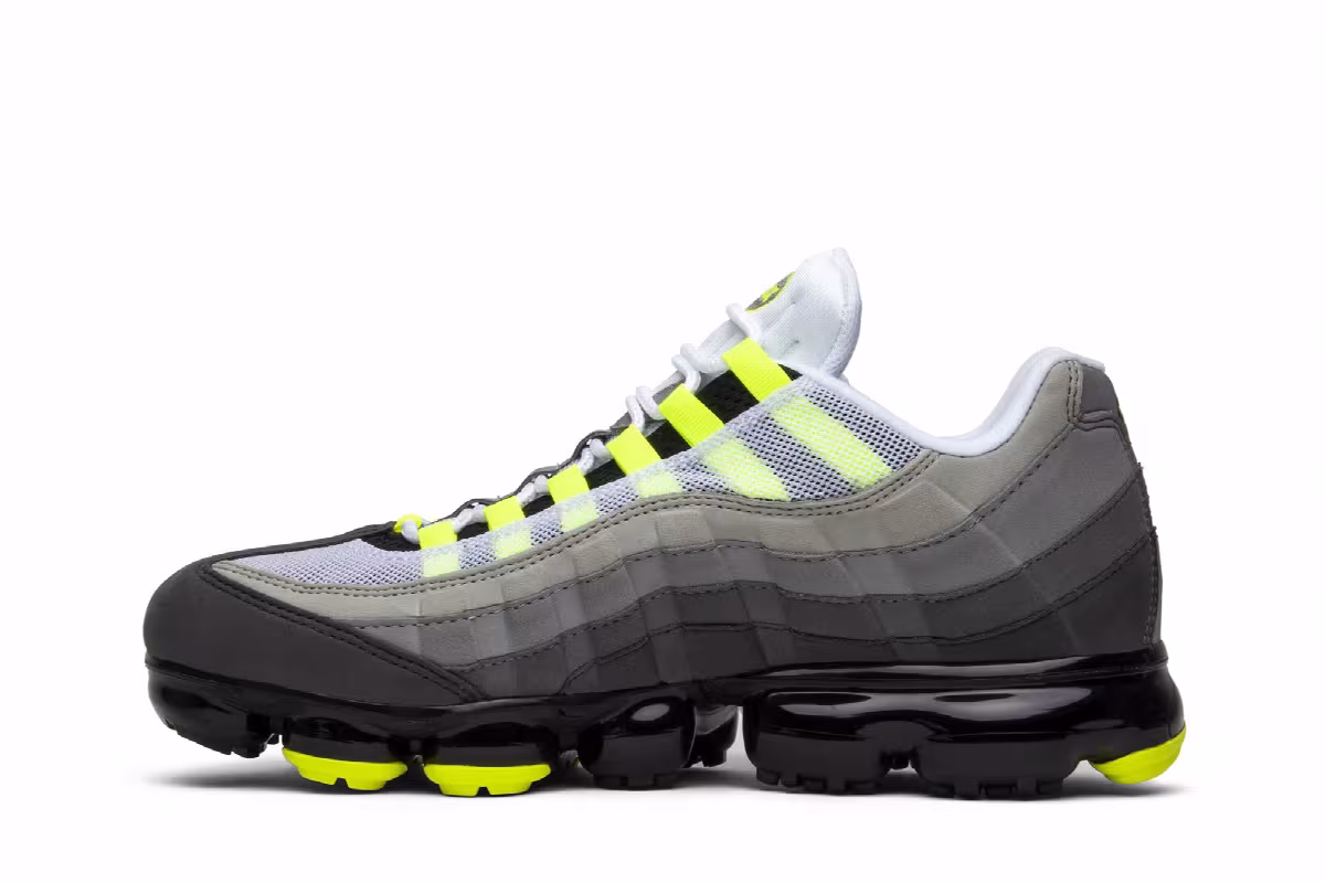 Nike Air VaporMax 95 Neon, view 4
