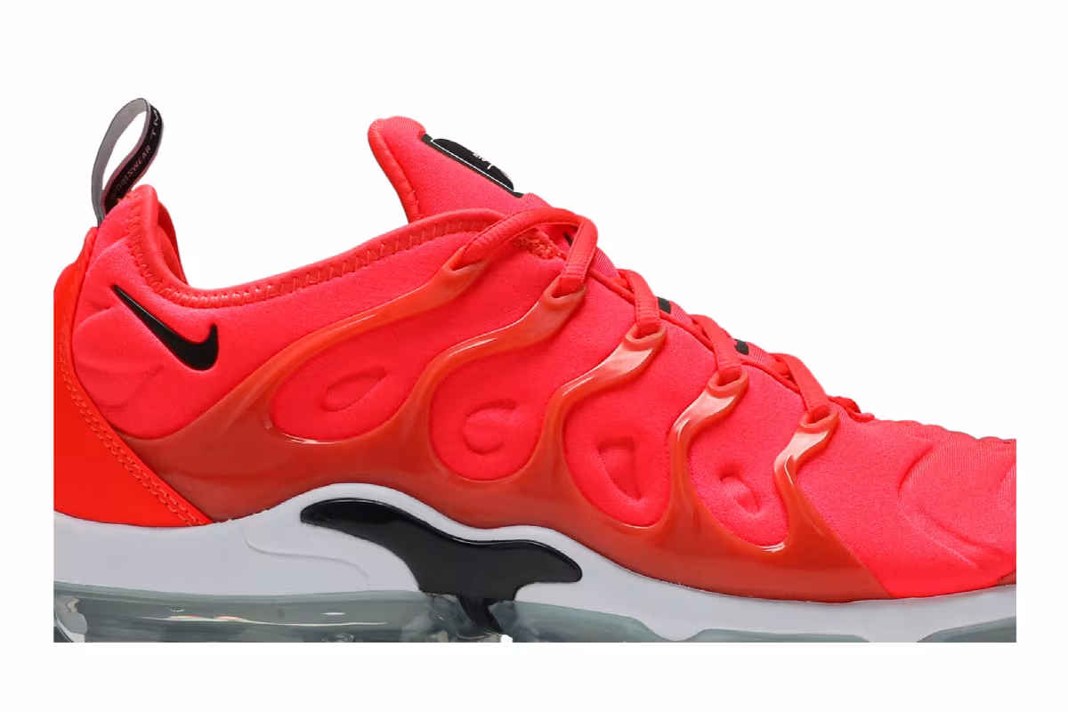Nike Air VaporMax Plus Bright Crimson, view 3