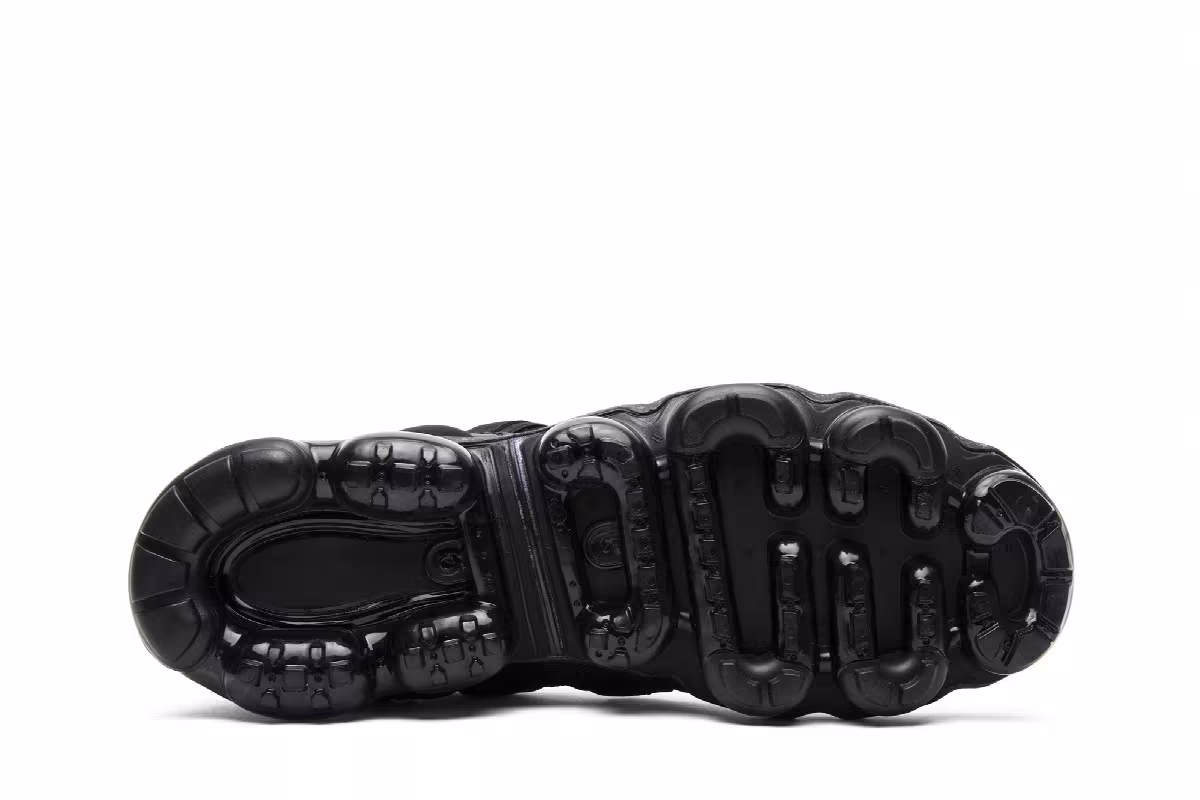 Nike Air VaporMax Utility Black, view 5