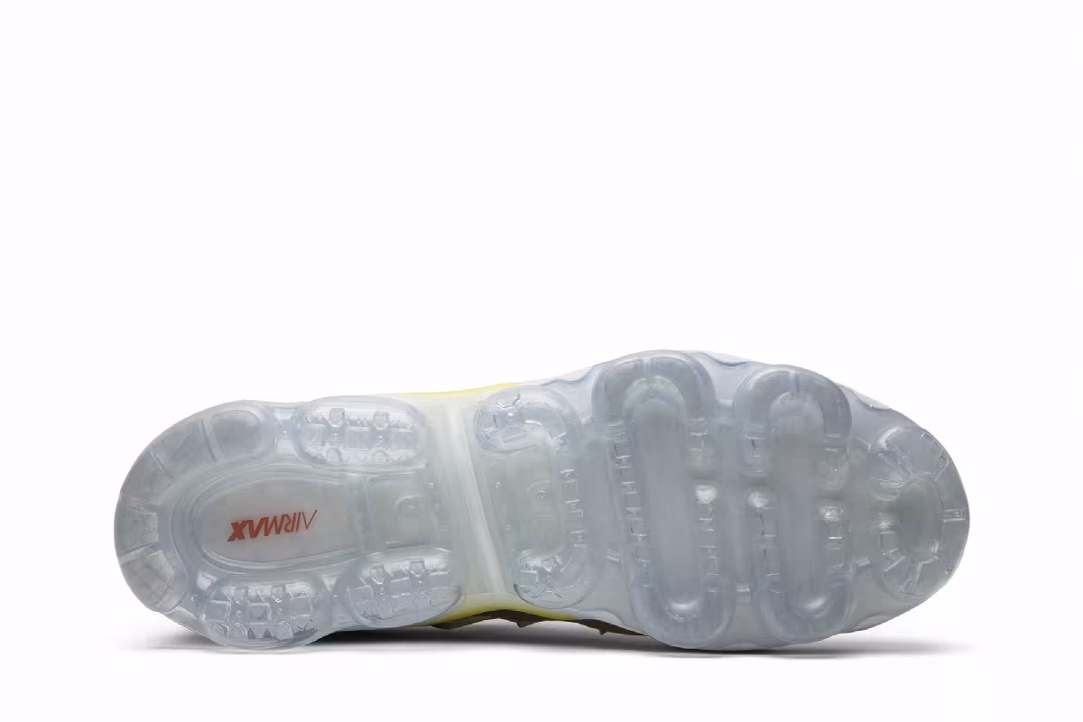Nike Air VaporMax Plus Retuned Air, view 5