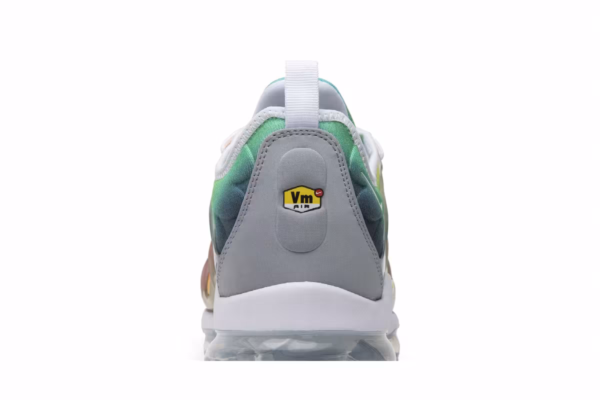Nike Air VaporMax Plus Retuned Air, view 8