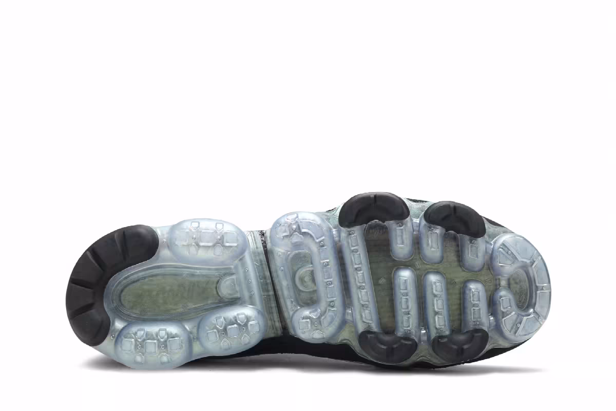 Nike Air VaporMax Flyknit 2 Black Gold, view 5