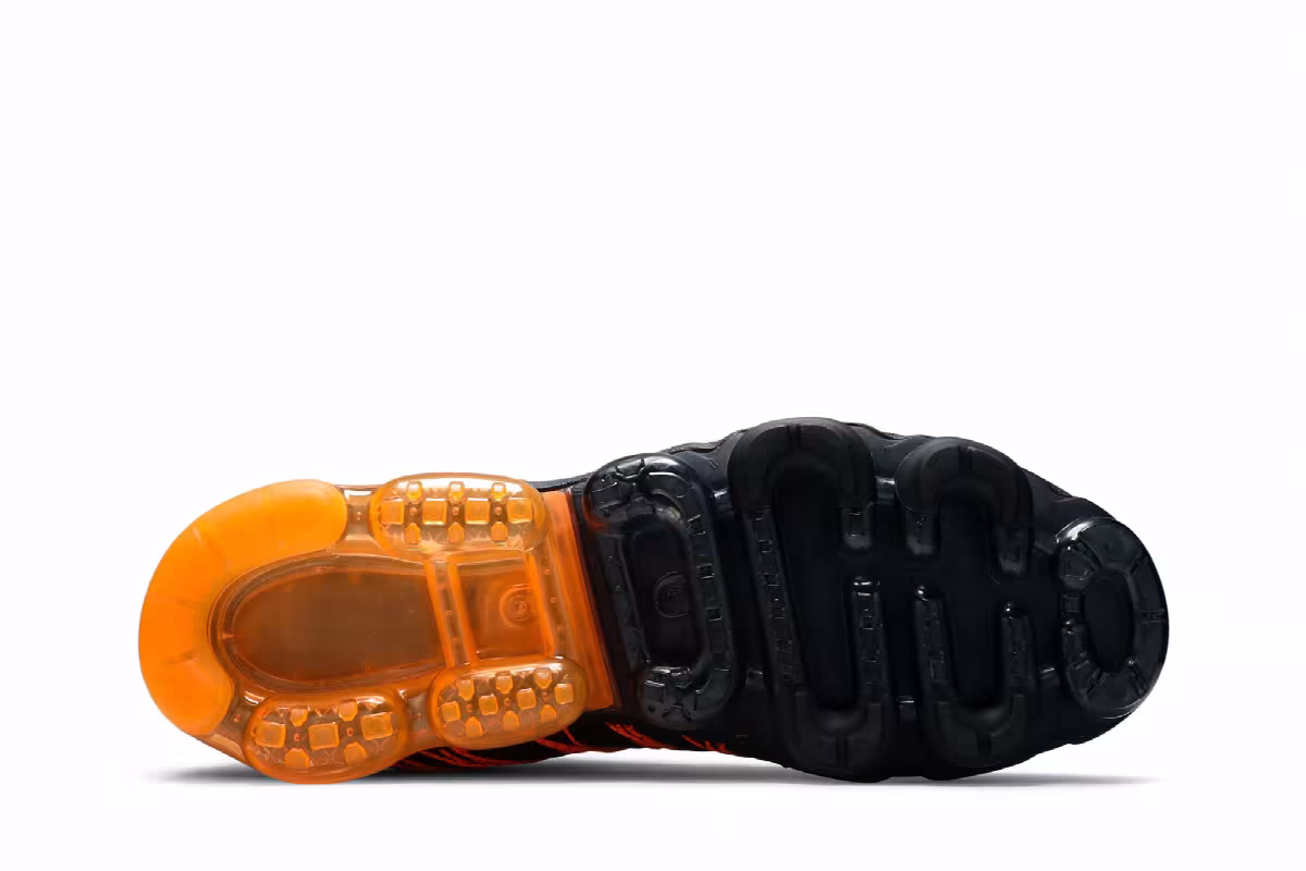Nike Air VaporMax Run Utility Black Orange, view 5