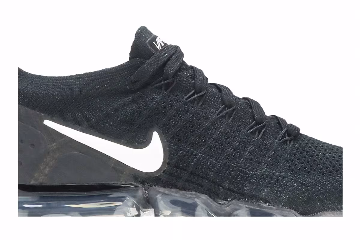 Nike Women's Air VaporMax Flyknit 2 Black White, view 3
