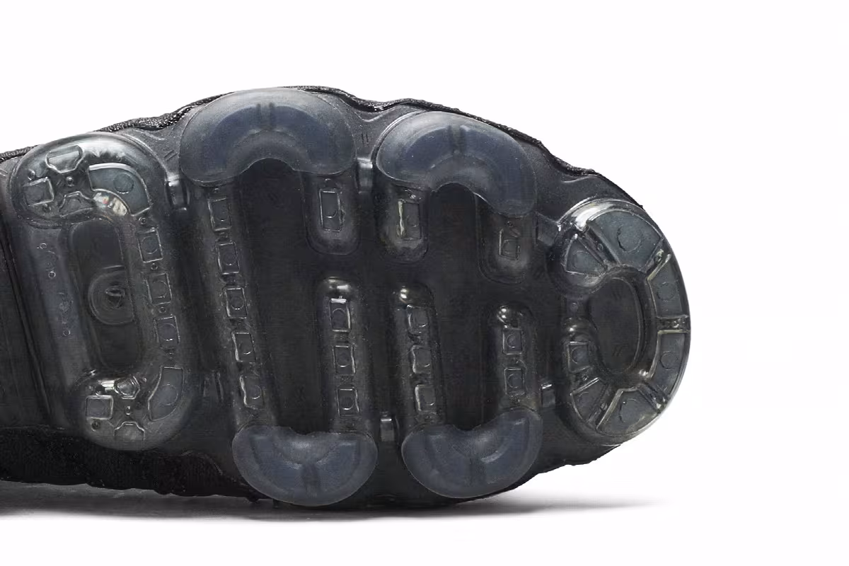 Nike Women's Air VaporMax Run Utility Black, view 6