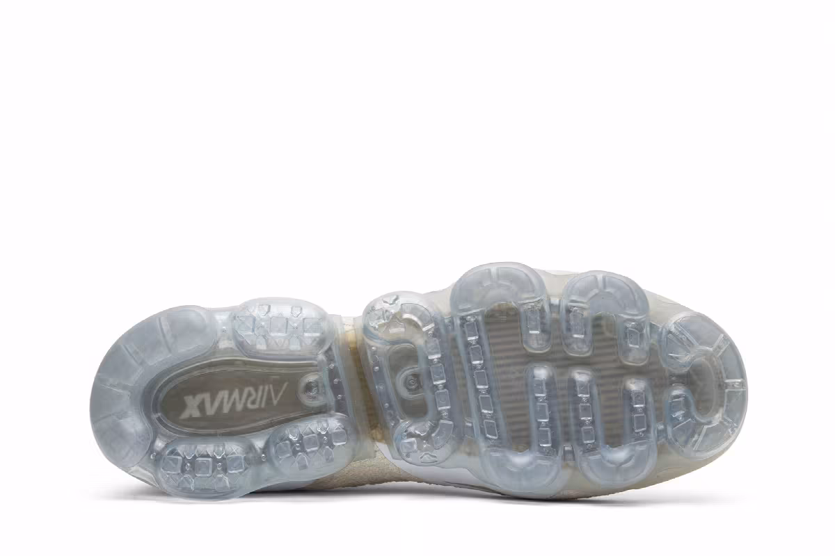 Nike Women's Air VaporMax Flyknit 2 Light Cream, view 5