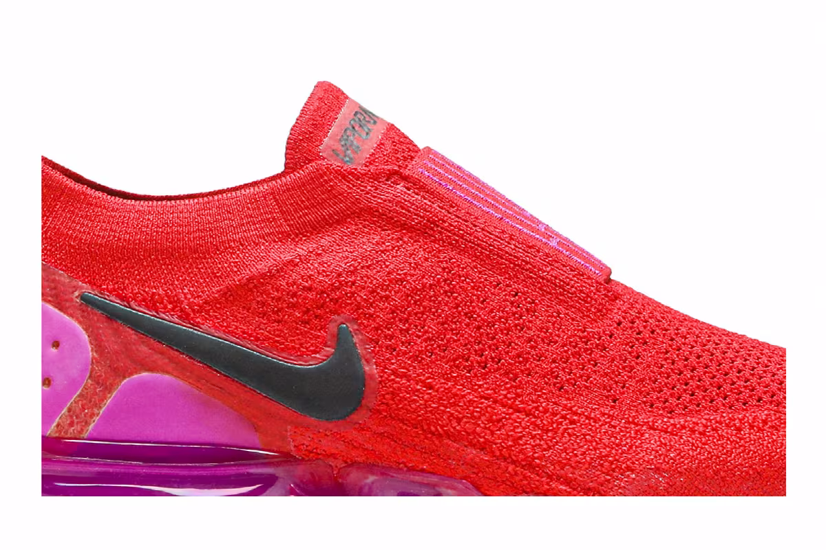 Nike Women's VaporMax Moc 2 University Red, view 3