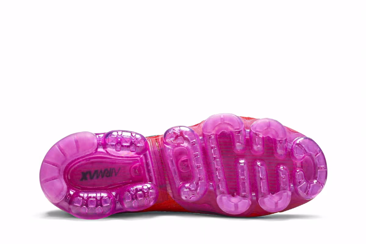 Nike Women's VaporMax Moc 2 University Red, view 5