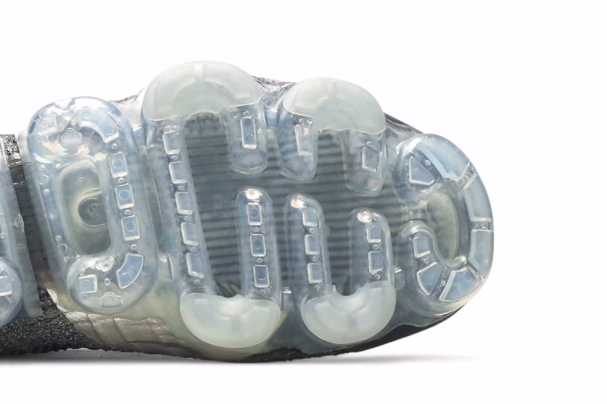 Nike Women's Air VaporMax Flyknit 2 Chrome Grey, view 6