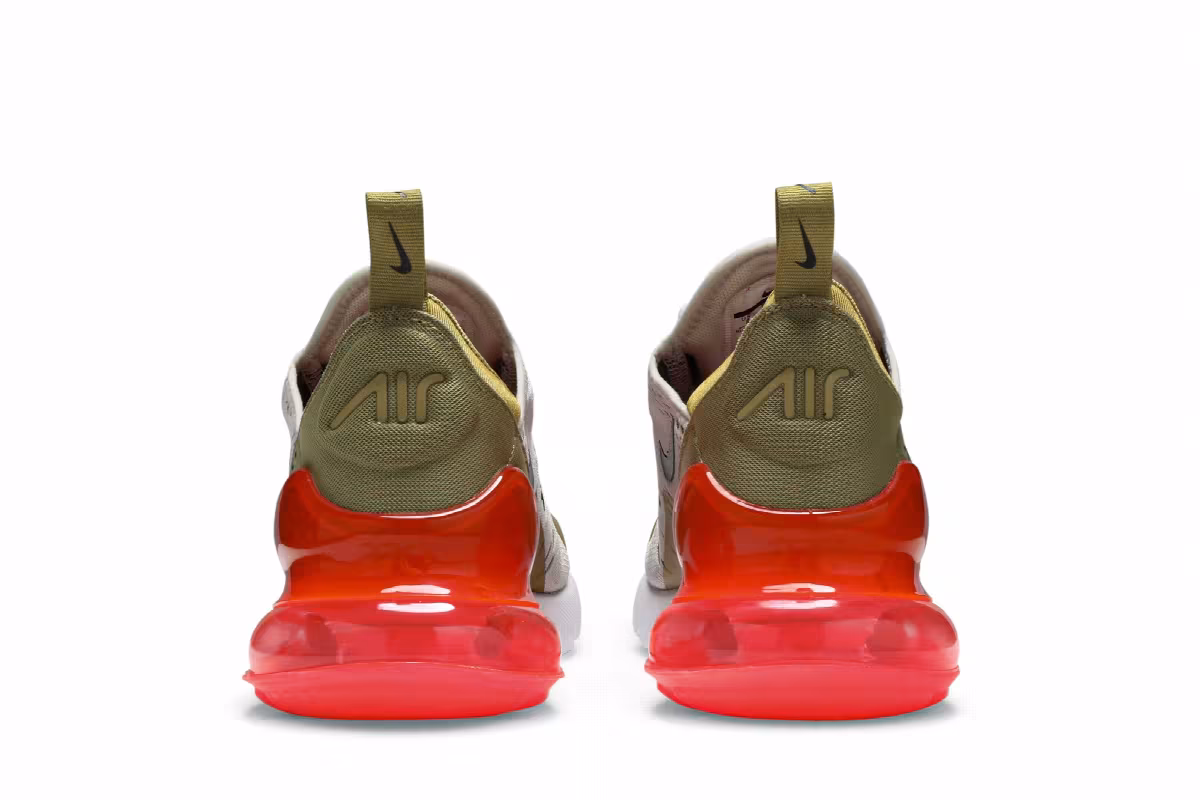 Nike Women's Air Max 270 Flight Gold, view 7