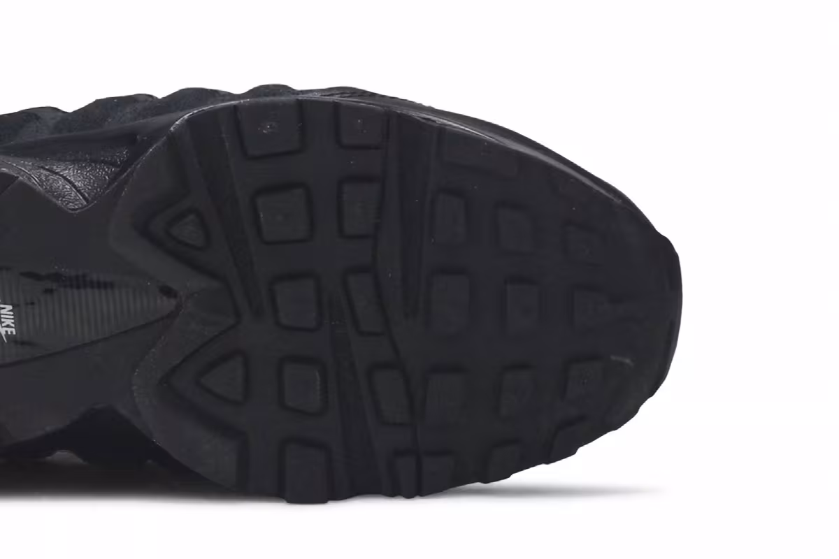 Nike Air Max 95 GS Triple Black, view 6