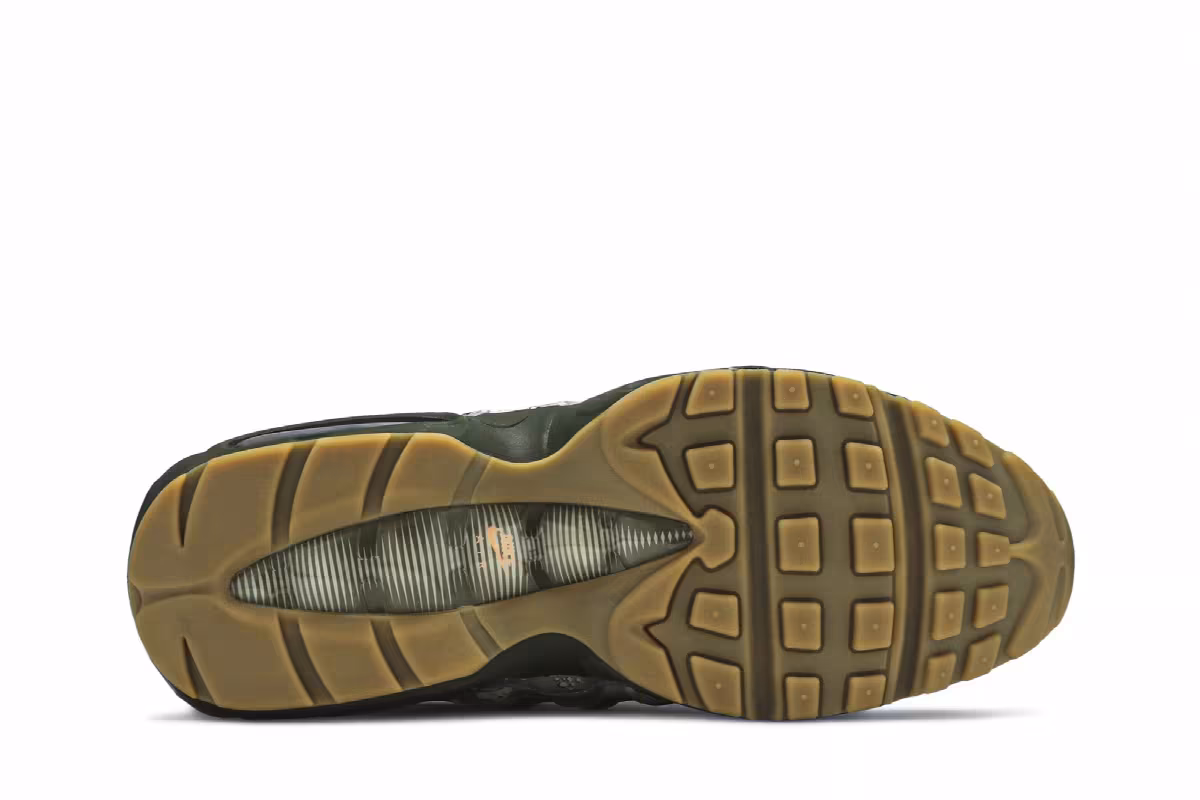 Nike Air Max 95 Essential Camo, view 5