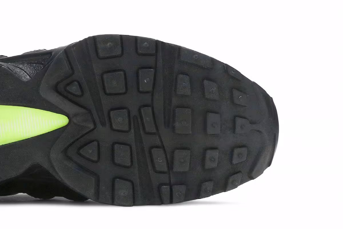 Nike Air Max 95 GS Black Volt, view 6