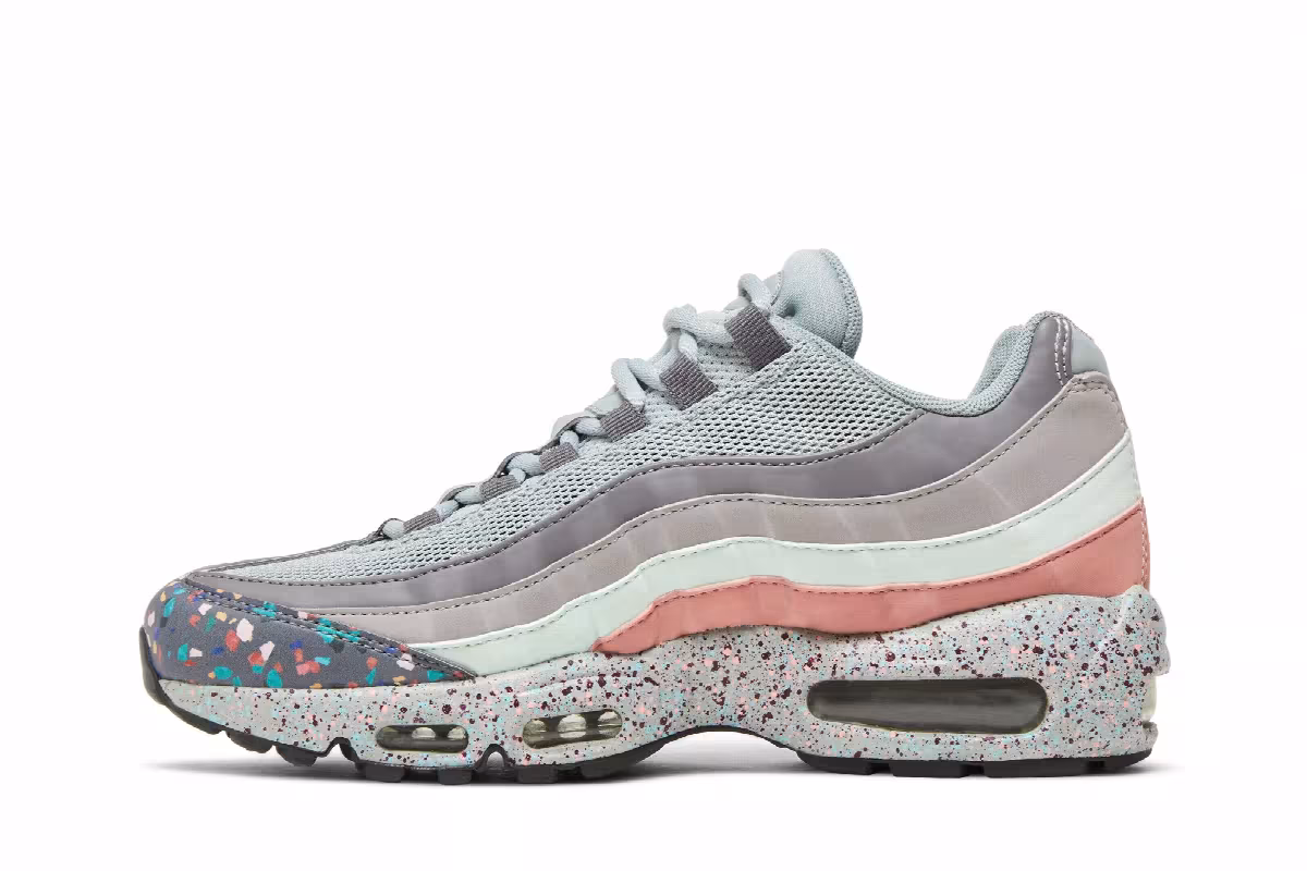 Nike Women's Air Max 95 SE Confetti, view 4