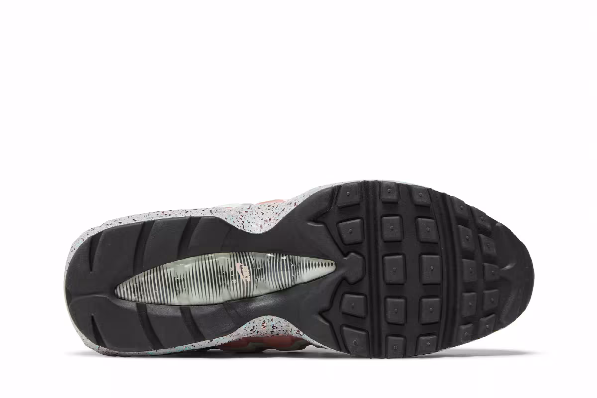 Nike Women's Air Max 95 SE Confetti, view 5
