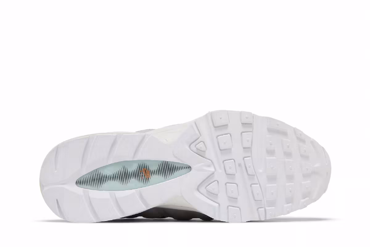 Nike Air Max 95 SE GS Metallic Red Bronze, view 5