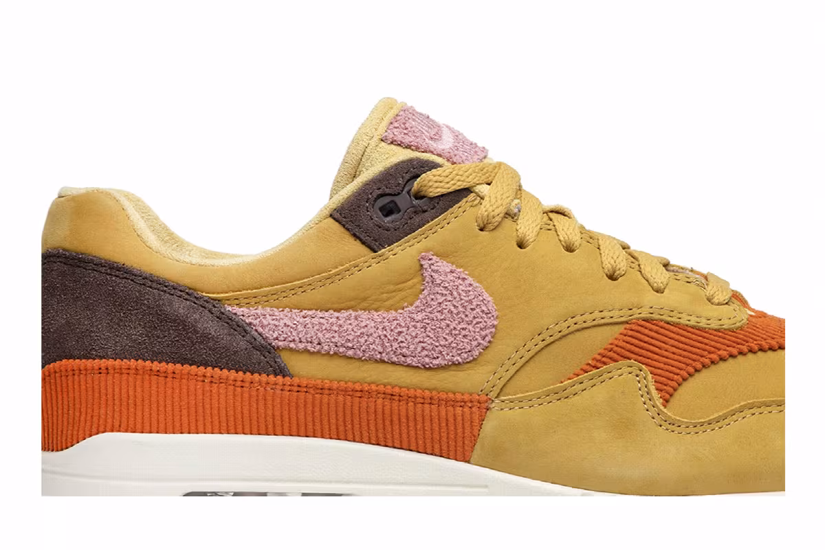 Nike Air Max 1 Premium Wheat Gold, Bacon, Crepe Pack, view 3