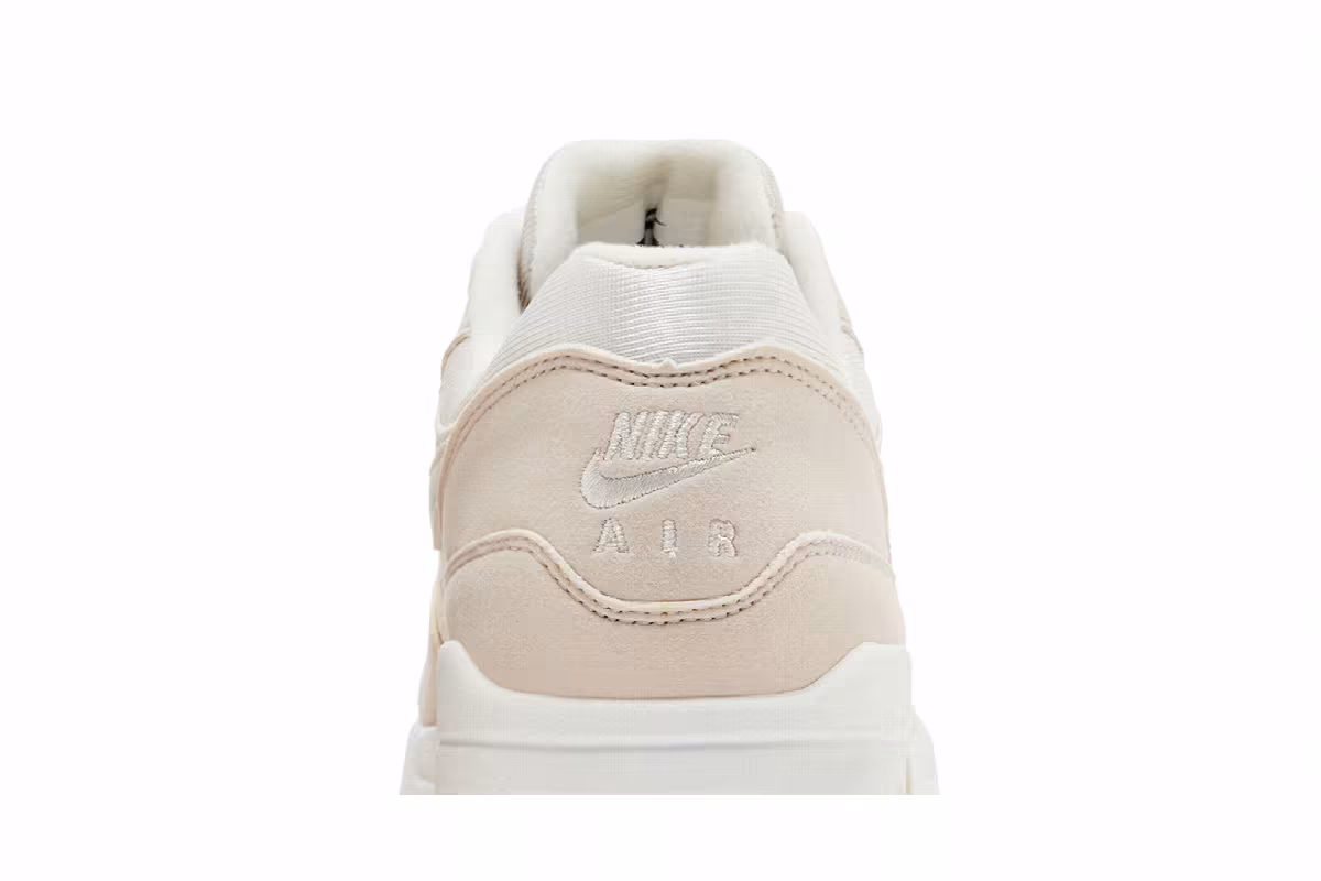Nike Women's Air Max 1 Desert Sand, view 8