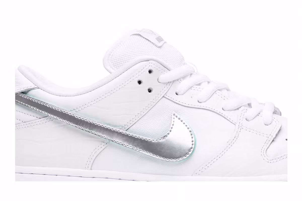Diamond Supply Co. x Nike Dunk Low Pro SB White Diiamond, view 3