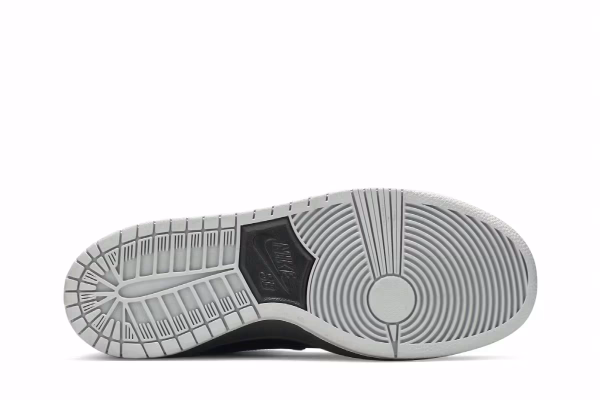 Black Bar x Nike SB Zoom Dunk High Pro Black, view 5