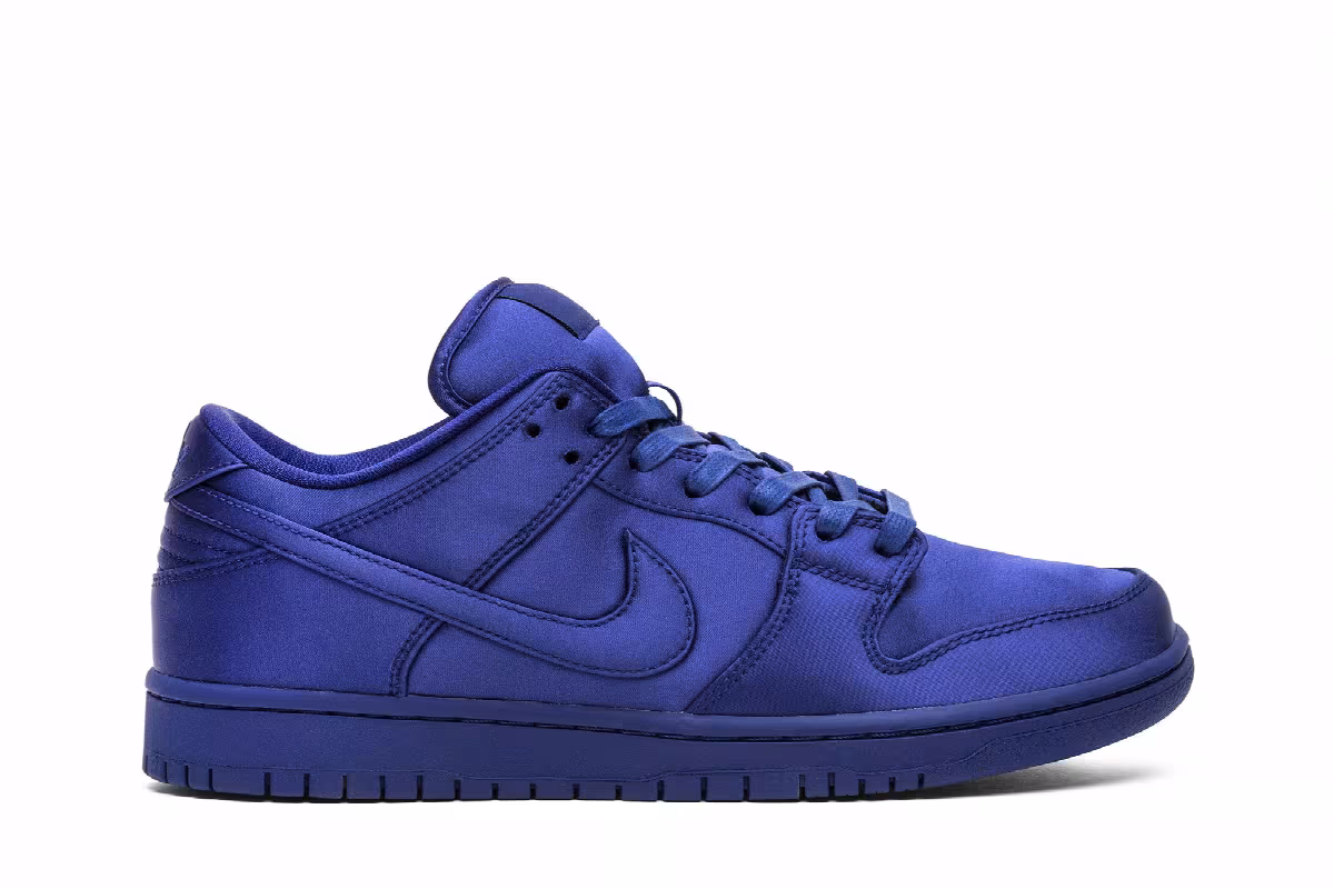 NBA x Nike Dunk Low SB Deep Royal Blue, view 2