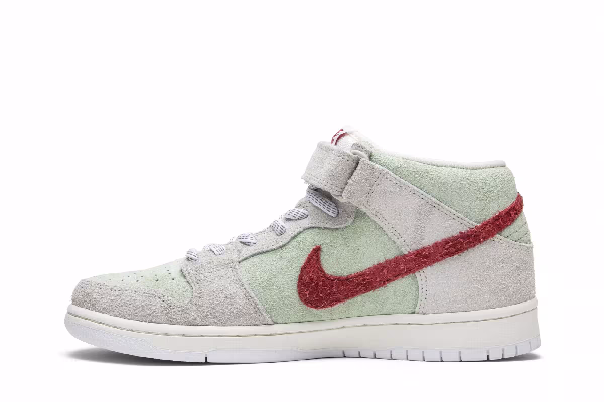 Nike SB Dunk Mid White Widow, view 4