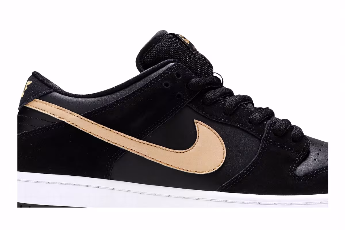 Nike Dunk Low SB Pro Metallic Gold, view 3