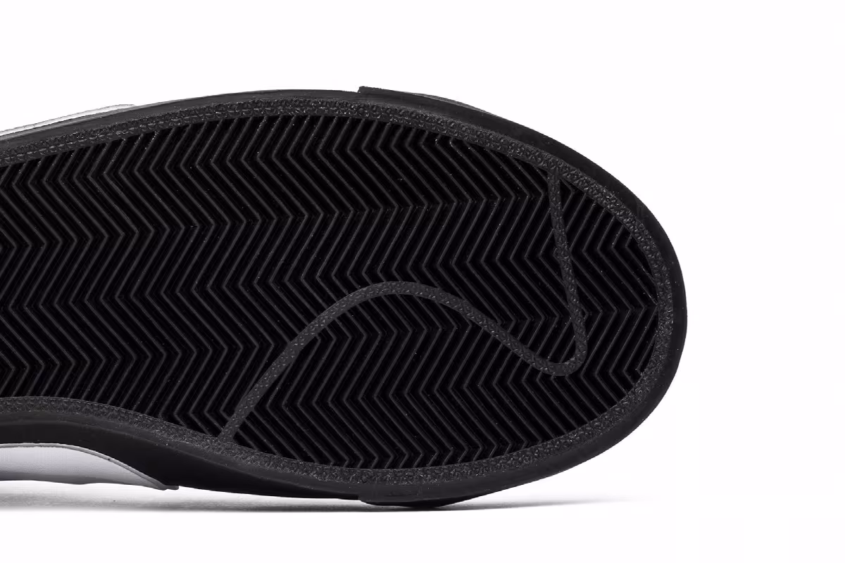 Off-White x Nike Blazer Mid 'Grim Reapers', view 6