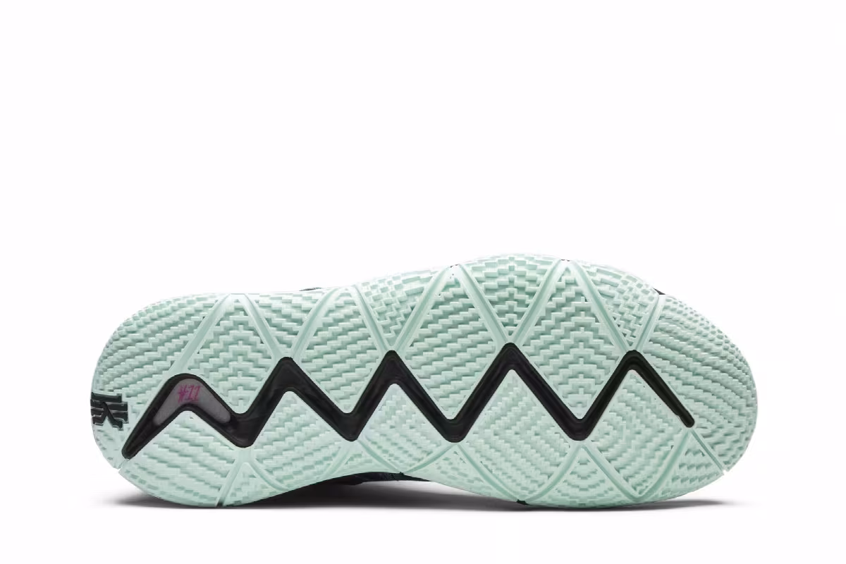 Nike Kyrie 4 80s, view 5