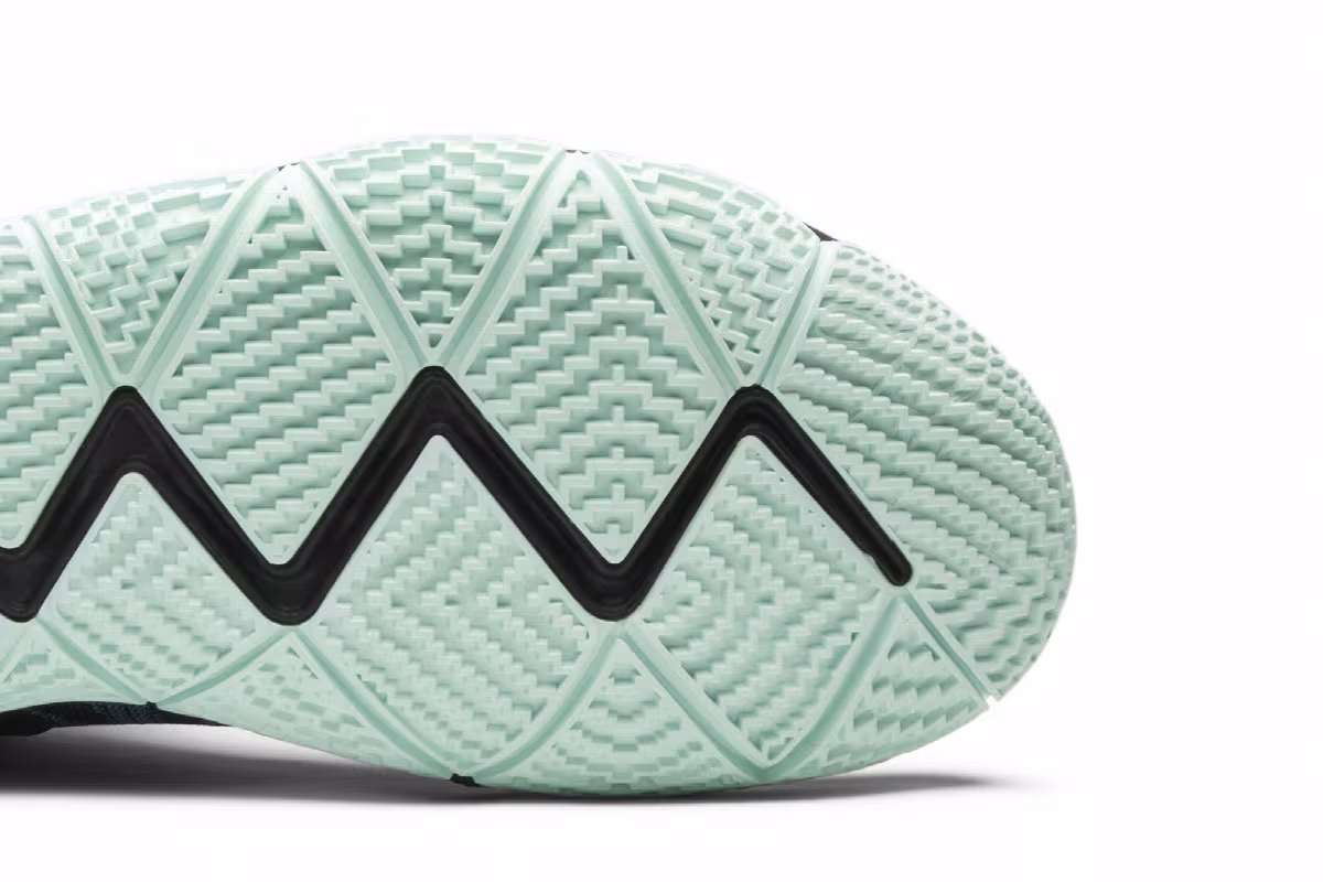 Nike Kyrie 4 80s, view 6