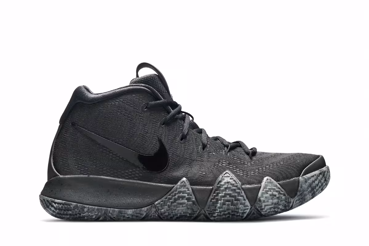 Nike Kyrie 4 Blackout, view 2