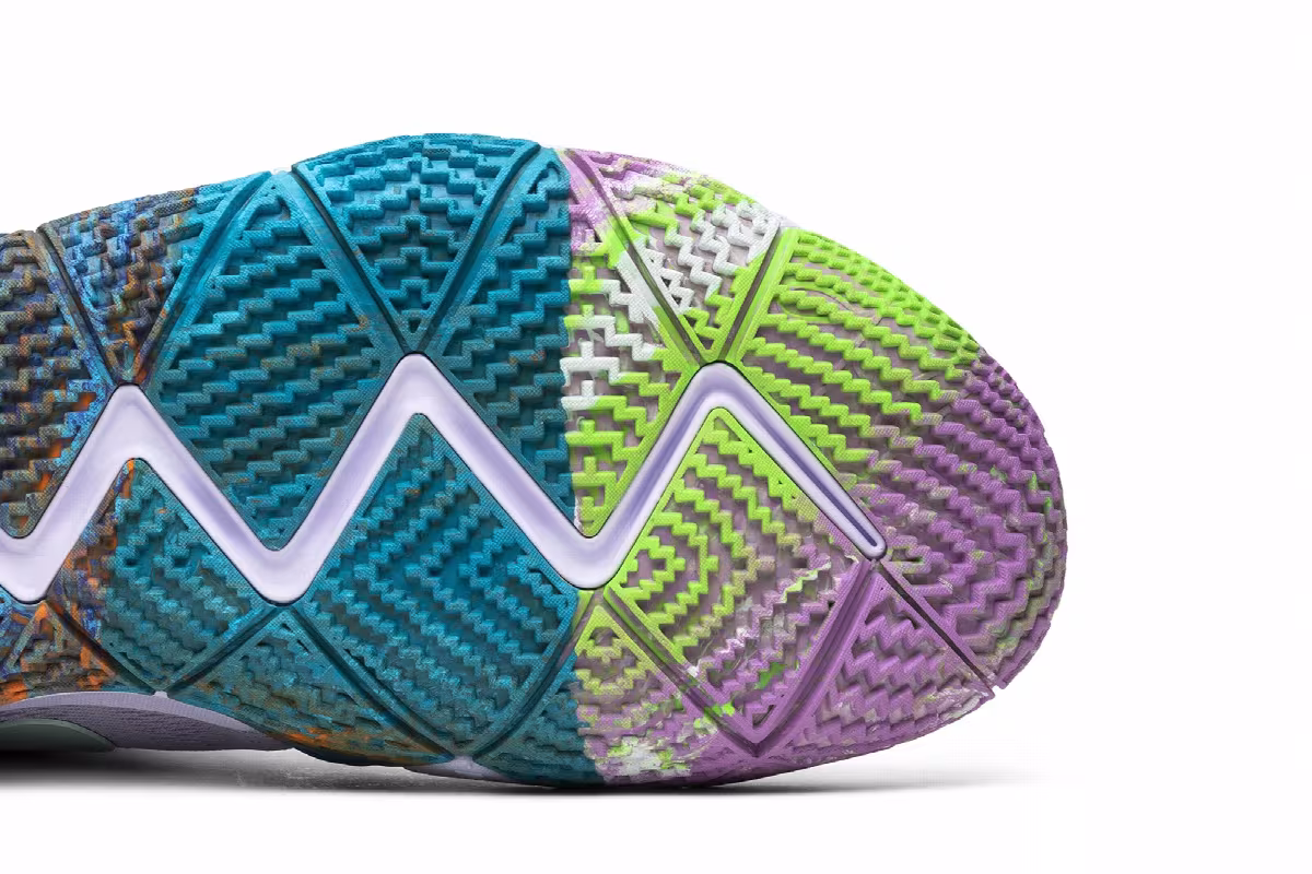 Nike Kyrie 4 90s, view 6