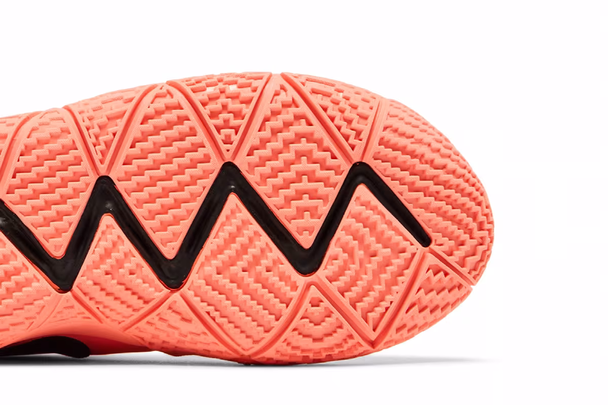 Nike Kyrie 4 GS Atomic Pink, view 6