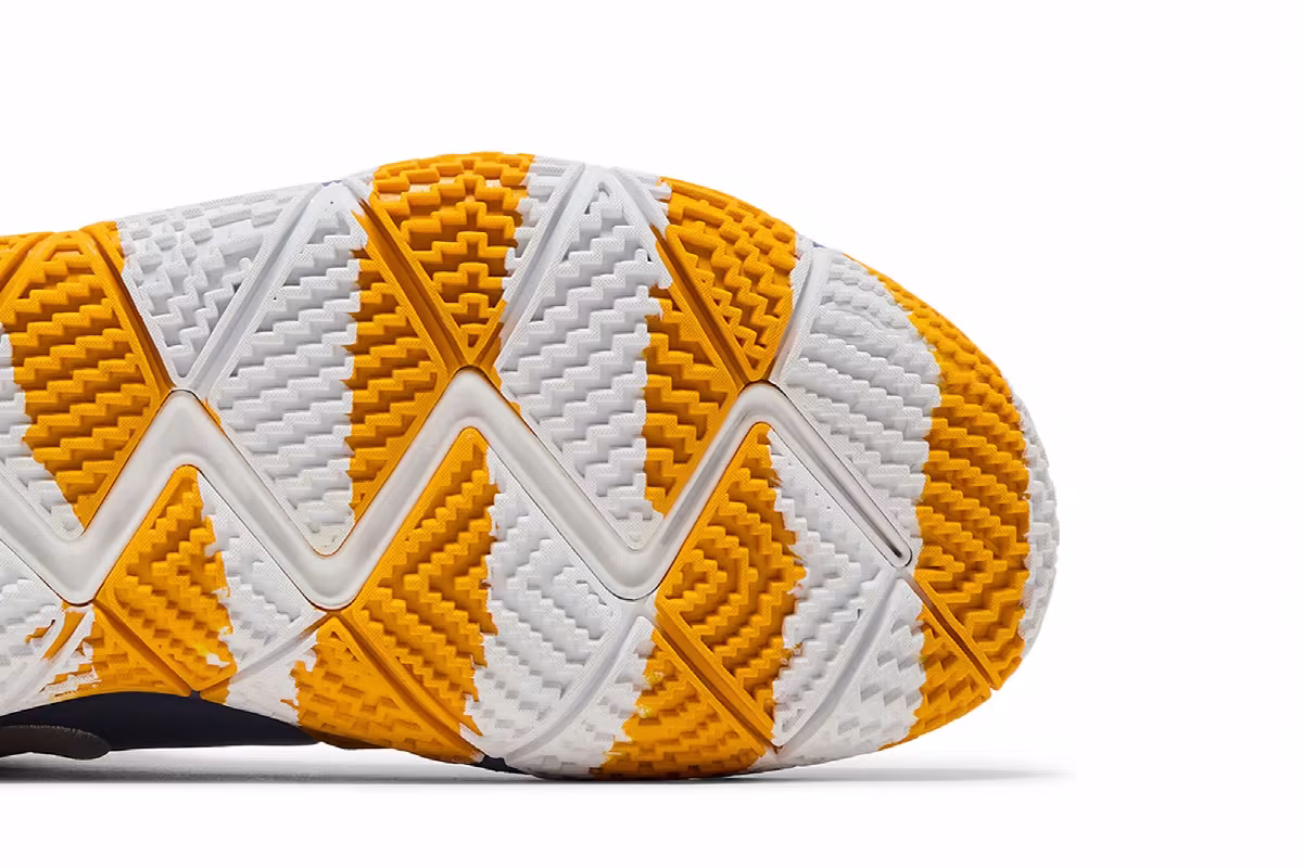 Nike Kyrie 4 PE London, view 6