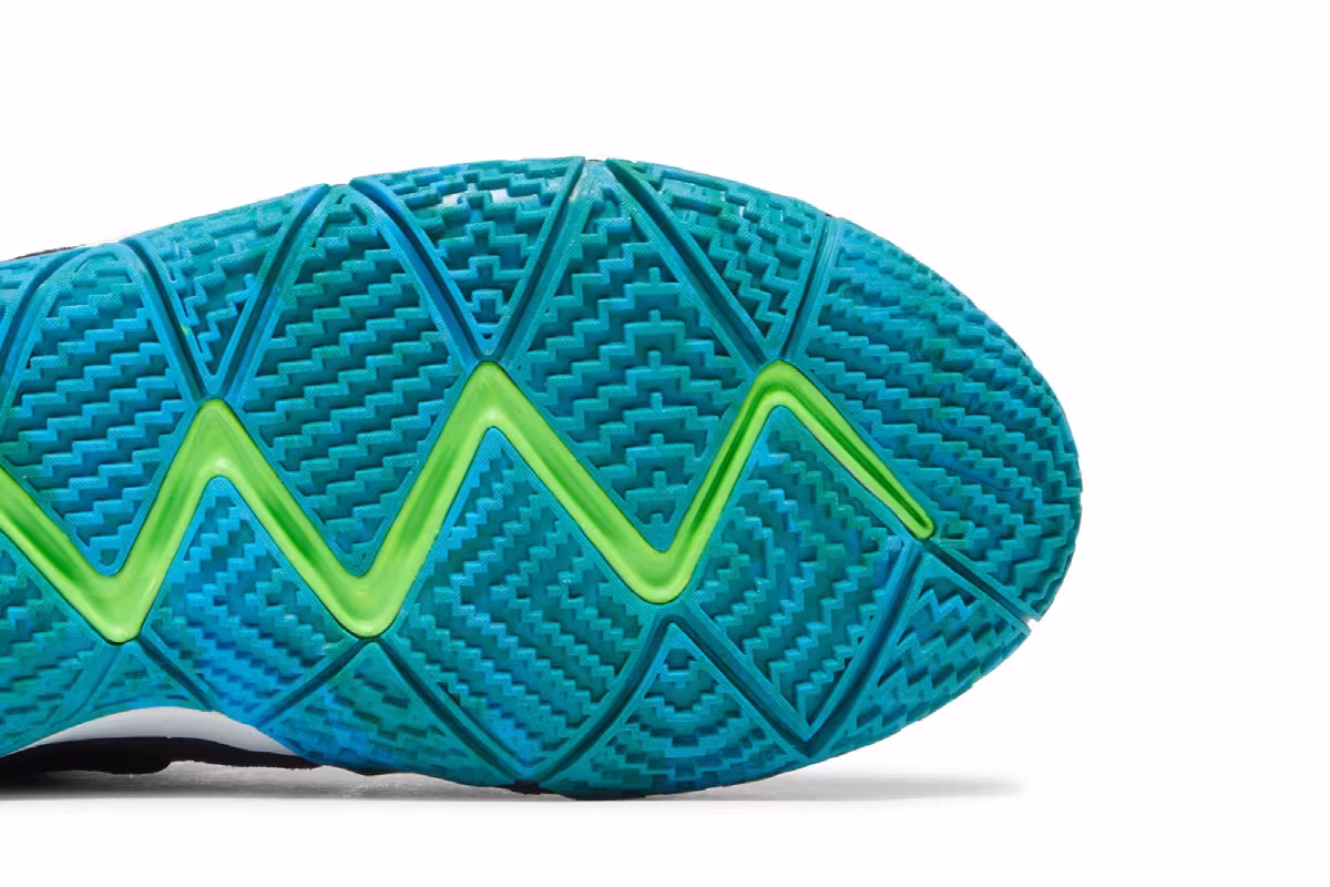 Nike Kyrie 4 GS Obsidian, view 6