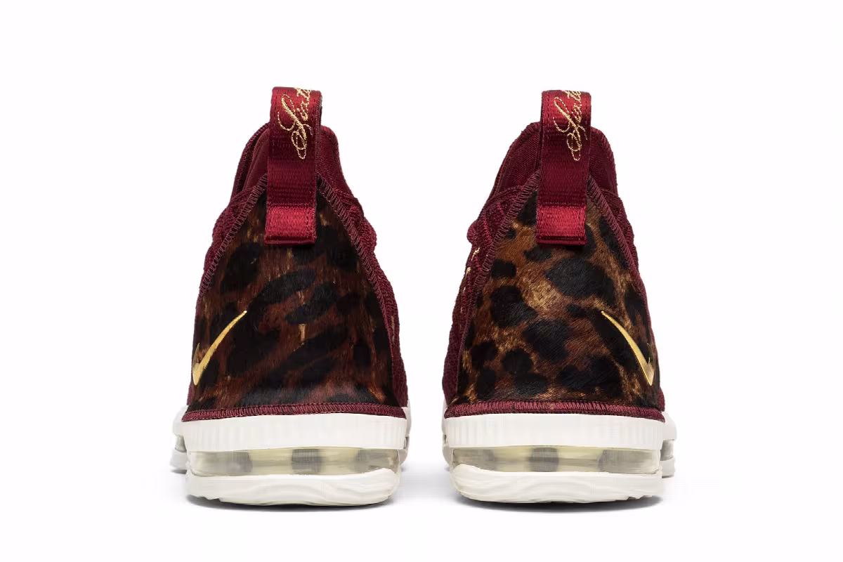 Nike LeBron 16 King, view 7
