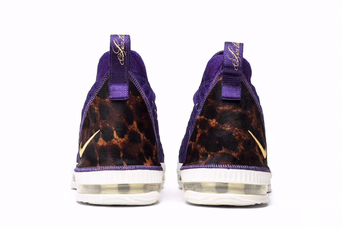 Nike LeBron 16 King Court Purple, view 7