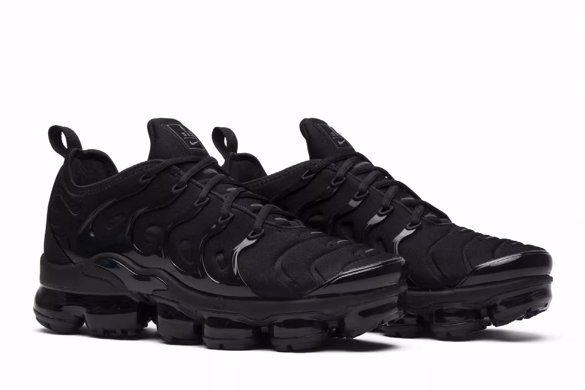 Nike Air VaporMax Plus Triple Black, view 9